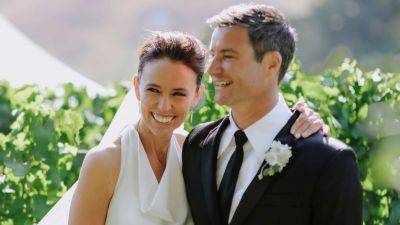 Jacinda Ardern - Chris Hipkins - New Zealand ex-Prime Minister Jacinda Ardern weds longtime partner - edition.cnn.com - New Zealand -  Wellington - county Prince William