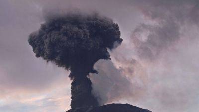Edna Tarigan - Indonesia’s Mount Marapi erupts again, leading to evacuations but no reported casualties - apnews.com - Indonesia -  Jakarta, Indonesia - province Sumatra