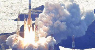 Why is Japan's 'moon sniper' landing mission important?