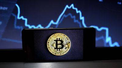 Bitcoin breaks below $39,000, bringing decline from ETF highs to more than 20%