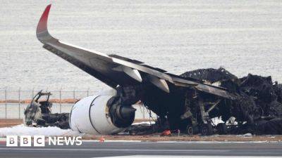 Japan jet crash: Airline pilots unaware of cabin fire until crew told them - bbc.com - Japan -  Tokyo