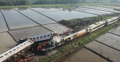 Muhadjir Effendy - Trains Collide in Indonesia, Leaving 2 Dead and 2 Trapped - nytimes.com - Indonesia -  Jakarta
