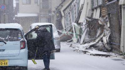 Snow hinders rescues and aid deliveries to isolated communities after Japan quakes kill 161 people - apnews.com - Japan - prefecture Ishikawa