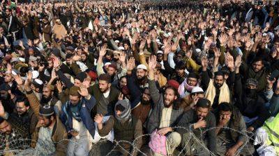Thousands of mourners in Islamabad attend funeral for Pakistani cleric gunned down in broad daylight - apnews.com - Pakistan -  Islamabad - Iran