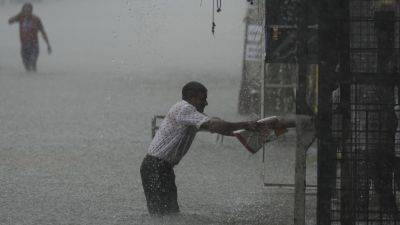 Sri Lanka closes schools as floods hammer the capital