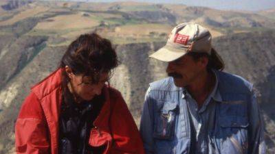 A couple walked from opposite ends of China’s Great Wall and met in the middle. Then they broke up - edition.cnn.com - China - Germany - Australia - Serbia - city Shanghai