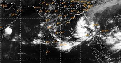 Schools shut, tourists asked to leave as eastern India braces for cyclone