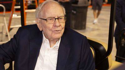 Warren Buffett — worried about impersonators — says he doesn't endorse candidates or investments