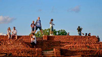 Israelis remain in Sri Lanka surfing town despite terrorism warning