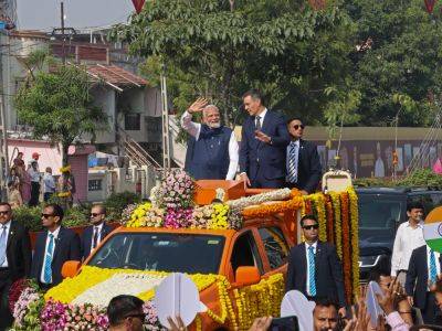 Narendra Modi - Pedro Sánchez - Modi, Spain’s Sanchez launch India’s first private military aircraft plant - aljazeera.com - India - state Gujarat - Spain - city New Delhi - city Madrid