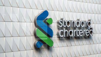 Lee Ying Shan - Bill Winters - Standard Chartered lifts income guidance again after beating third-quarter profit forecasts - cnbc.com - Hong Kong