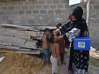 Five children among seven killed in attack on Pakistan polio vaccine drive