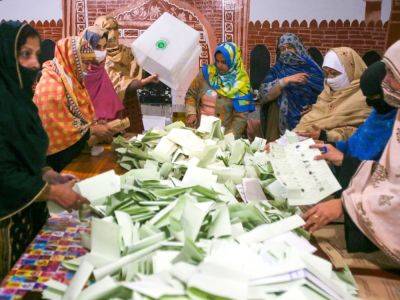 Nawaz Sharif - Pakistan’s Khan, Sharif claim election win, despite no clear majority - aljazeera.com - Pakistan -  Islamabad - province Pakhtunkhwa - province Balochistan