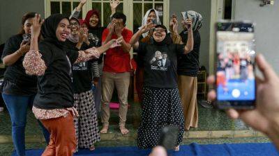Prabowo Subianto - Ganjar Pranowo - Central Java - From K-pop to ‘Top Gun,’ Indonesia's presidential hopefuls battle it out with TikTok gimmicks - cnbc.com - Indonesia -  Jakarta