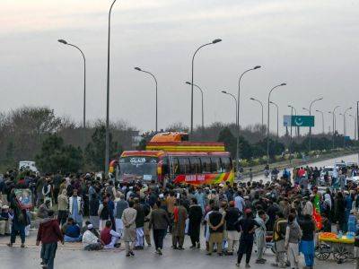 Pakistani protesters block highways to demonstrate against election results