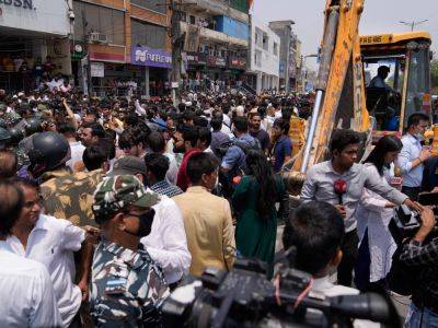 Why is Amnesty urging India to halt bulldozing of Muslim properties? - aljazeera.com - India -  Delhi