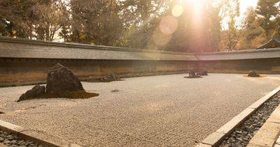 Gardens of Stone, Moss, Sand: 4 Moments of Zen in Kyoto - nytimes.com - Japan - Britain
