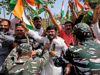 Narendra Modi - Indian police detain opposition protesters in New Delhi - aljazeera.com - India -  New Delhi -  Delhi
