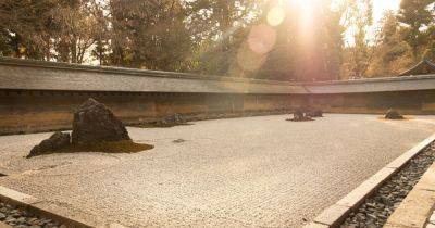 Gardens of Stone, Moss, Sand: 4 Moments of Zen in Kyoto - nytimes.com - Japan - Britain