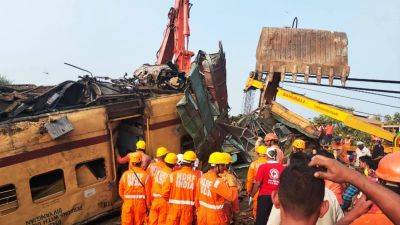 India says train drivers watching cricket caused crash that killed 14 in Andhra Pradesh