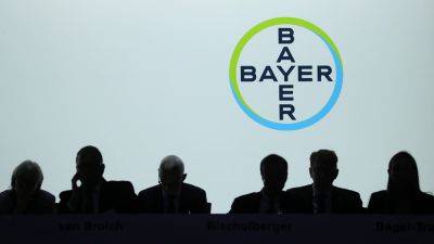 Bayer calls off break-up to tackle challenges for up to 3 years