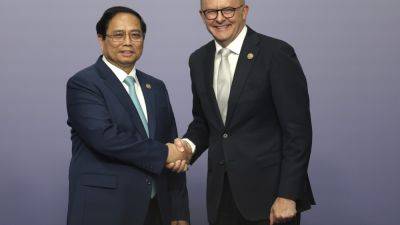 Anthony Albanese - ROD McGUIRK - Asian - Australia and Laos elevate bilateral relations at Southeast Asian summit - apnews.com - China - Indonesia - Burma - Australia - Laos -  Melbourne, Australia - Timor-Leste