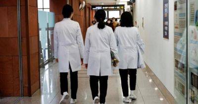 Yoon Suk Yeol - Han Duck - South Korea to improve young doctors' pay, denies healthcare is in crisis - asiaone.com - South Korea -  Seoul