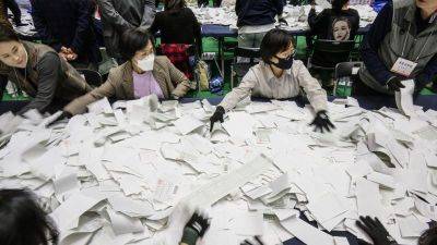 Lee Jae - Yoon Suk Yeol - Kim Keon Hee - Christian Dior - South Korea opposition wins landslide midterm vote in resounding blow to President Yoon - edition.cnn.com - South Korea -  Seoul, South Korea
