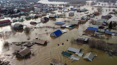 Drone video shows extent of snow-melt flooding Russia and Kazakhstan - aljazeera.com - Russia - Kazakhstan