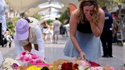 Associated Press - Amy Scott - Joel Cauchi - Sydney mall stabbing: France’s ‘Bollard Man’ gains Australian residency for confronting killer, thanks to PM Albanese - scmp.com - France - Australia
