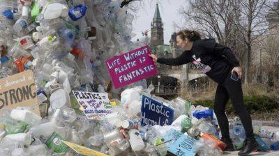 Global negotiations on a treaty to end plastic pollution at critical phase in Canada - apnews.com - Canada - Sweden - county Ontario