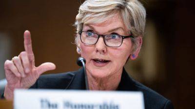 Jennifer Granholm - Reuters - U.S. energy secretary to visit Saudi Arabia, UAE next week, officials say - cnbc.com - Israel - Qatar - Uae - Saudi Arabia