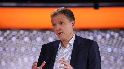 British fund manager abrdn's CEO Stephen Bird to step down - cnbc.com - Britain