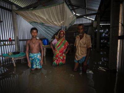 India’s river islanders return home in between floods - aljazeera.com - India - state Assam