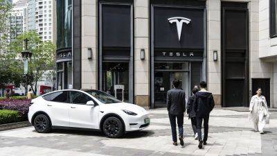 Laura He - Tesla clears another hurdle to launching full self-driving in China - edition.cnn.com - China - Hong Kong