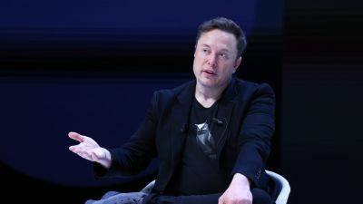Elon Musk - Ryan Browne - X boss Elon Musk softens 'go f--- yourself' comment as he tries to woo advertisers back - cnbc.com - France - Israel