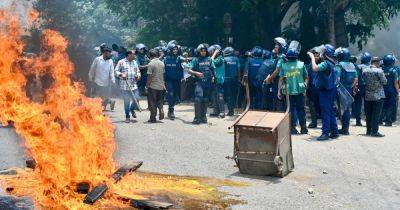 Bangladesh cuts mobile internet as student protests over jobs intensify