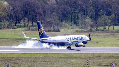Ryanair shares tumble 15.75% as budget airline reports 46% fall in quarterly profit, sees lower fares
