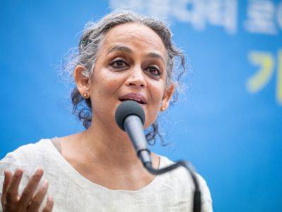 Why does India hate Arundhati Roy?