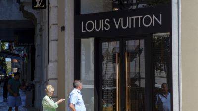 Sophie Kiderlin - World's largest luxury group LVMH slumps 4% after second-quarter revenue miss - cnbc.com - Japan - China - Usa