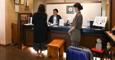 In Japan, Turning the Tables on Rude Customers
