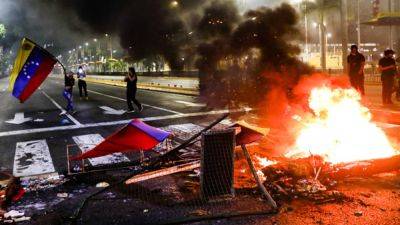 Nicolas Maduro - Edmundo Gonzalez - Tensions high in Venezuela after contested election, with more arrests feared - cnbc.com - Venezuela