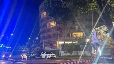 Agence FrancePresse - Helicopter crashes into Hilton hotel roof in Australia’s Cairns, killing pilot - scmp.com - Australia