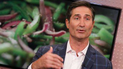 Chipotle stock falls as CEO Brian Niccol leaves for Starbucks