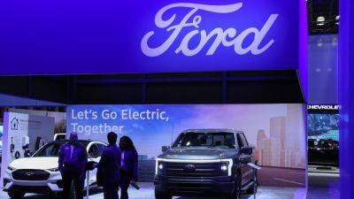 Michael Wayland - Ev - Ford delays new EV plant, cancels electric three-row SUV - cnbc.com - state Tennessee - city Detroit