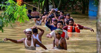 Muhammad Yunus - More than 300,000 in emergency shelters after Bangladesh floods - aljazeera.com - India - Bangladesh - city Dhaka