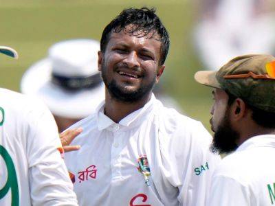 Shakib Al-Hasan - Bangladesh cricketers rally round murder accused teammate Shakib Al Hasan - aljazeera.com - India - Bangladesh - Pakistan - city Dhaka