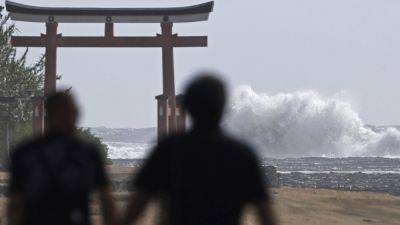 Typhoon Shanshan threatens heavy rain and traffic disruption in southwestern Japan - apnews.com - Japan - city Tokyo