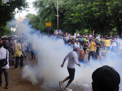 Narendra Modi - West Bengal - India police fire tear gas at protest against Kolkata doctor’s rape, murder - aljazeera.com - India - state Bengal - city Kolkata