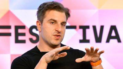 Airbnb shares drop 14% on earnings miss as company warns of slowing U.S. demand